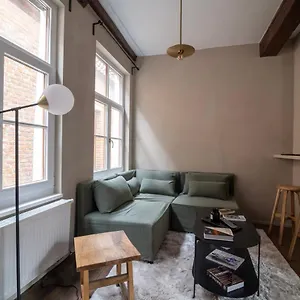 Appartement Lovely Triplex In The Heart Of Le Sablon, Bruxelles